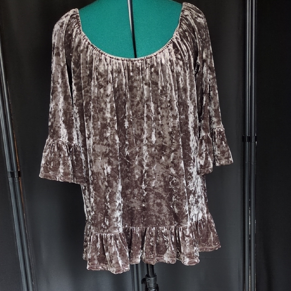 beachlunchlounge Velvet Green/Gray Women's Velvet Top